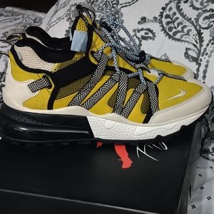 Nike Air Max 270 Bowfin (Black & Yellow)